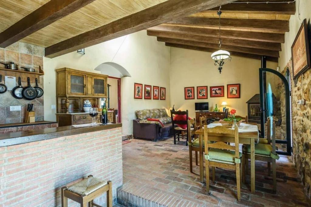 Villa Casa Cortijo En Dehesa Sierra Leon La Puebla de los Infantes Exterior foto