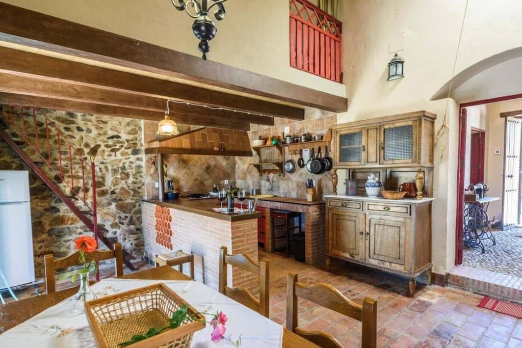 Villa Casa Cortijo En Dehesa Sierra Leon La Puebla de los Infantes Exterior foto