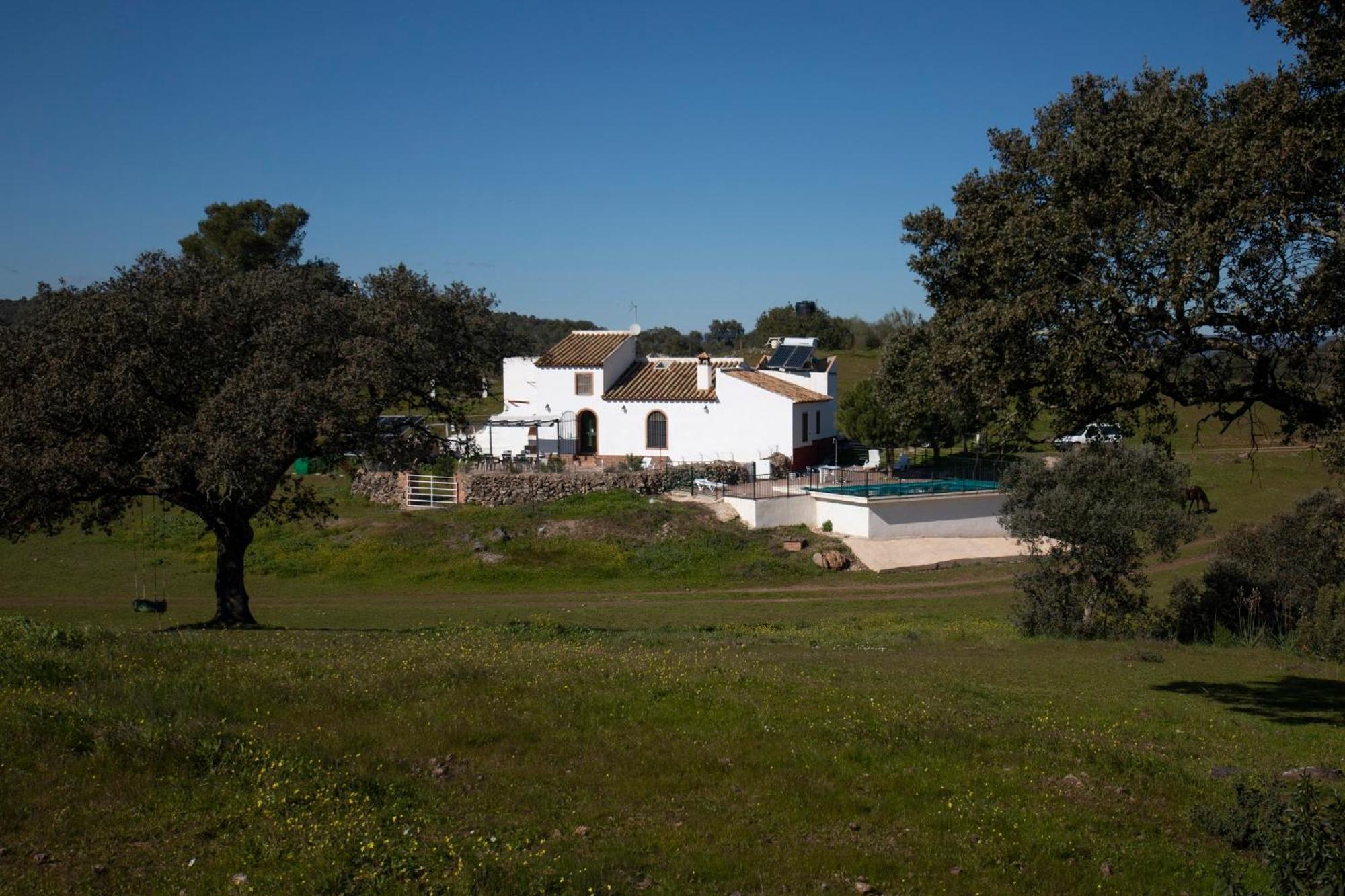 Villa Casa Cortijo En Dehesa Sierra Leon La Puebla de los Infantes Exterior foto